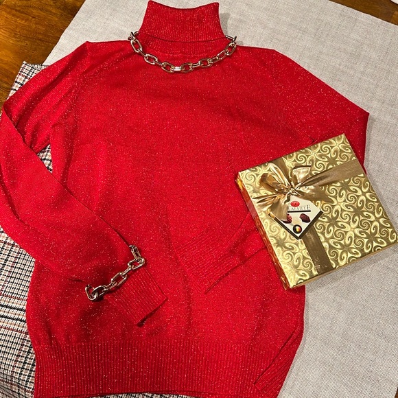 Holiday season sweater - Picture 4 of 13